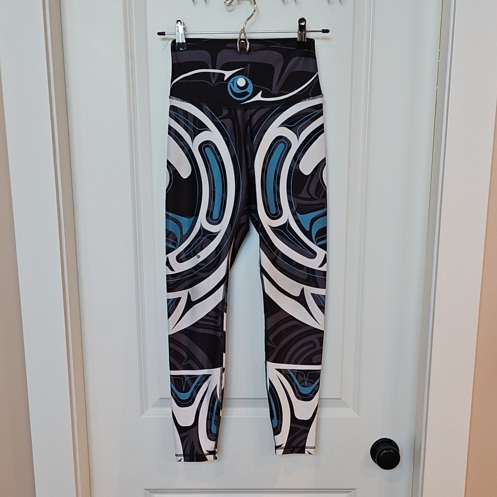 Stylish Black and Blue Patterned Leggings
